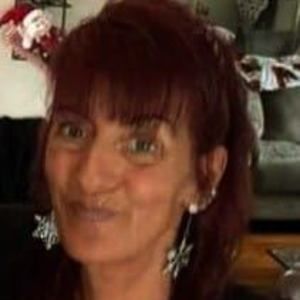 Meet your Posher, Lora